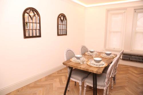 Star London Edgware Road 2-Bed Haven - Tap to explore photos