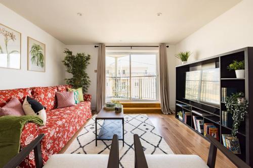 Wild Roses Service Apartments - East India - Tap to explore photos