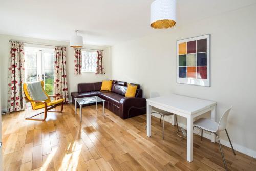 Fantastic Stay In Canary Wharf - 2 Bedrooms - Tap to explore photos