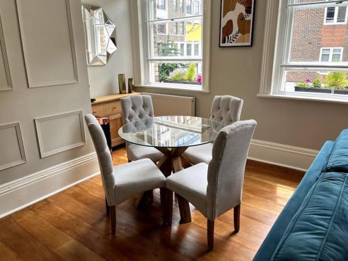 Stunning 2 bedroom Apartment in Marylebone High St - Tap to explore photos