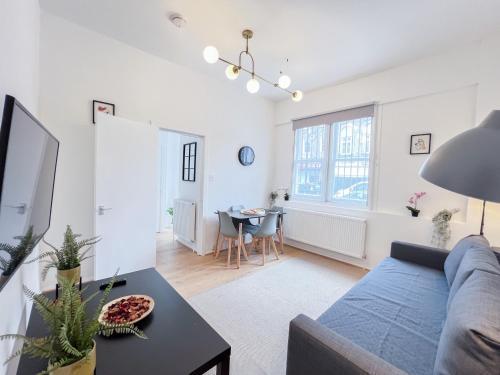 Pleasant 1 Bedroom Camden Apartment -on 1st Floor - Tap to explore photos