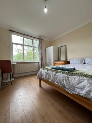 London Tottenham Homestay - Tap to explore photos