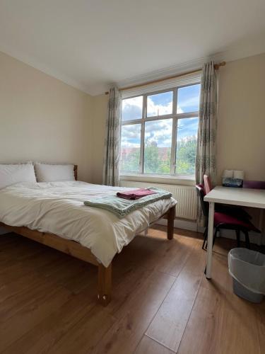London Tottenham Homestay - Tap to explore photos