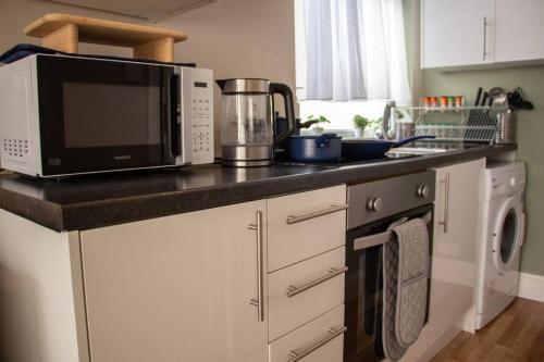 Chic Studio Near Wembley Stadium - Tap to explore photos