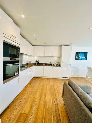 Stylish Apartment In Zone 2 - Tap to explore photos