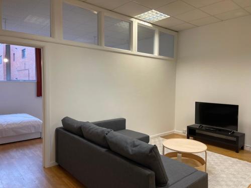 Work-Friendly Dalston Flat - Tap to explore photos
