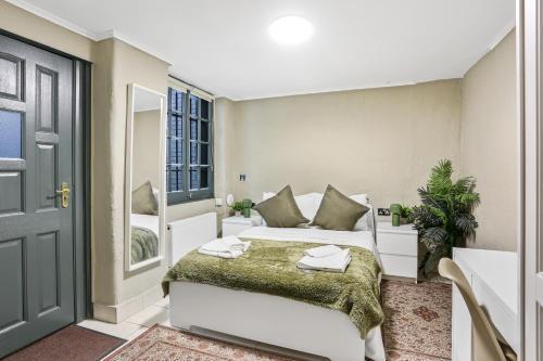 Spacious 2 Bedroom Flat near Hyde Park by BeiRoom