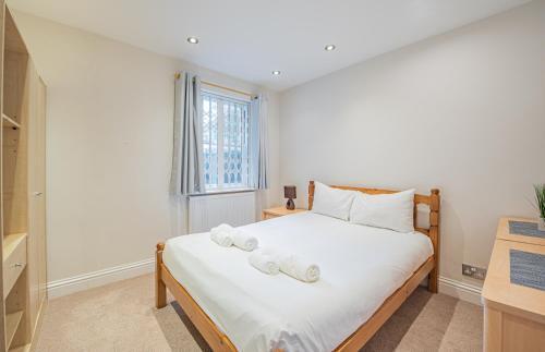 Homely 2 bedroom flat near Tower Bridge - Tap to explore photos