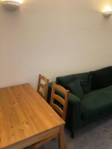 Oxford Street 2 Double Bed Apartment Central London - Tap to explore photos