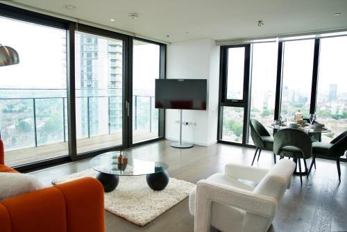 Luxurious 2B2B Apartment with Exceptional View - Tap to explore photos