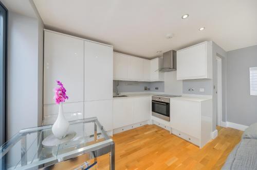 Modern Blackheath Home - Tap to explore photos