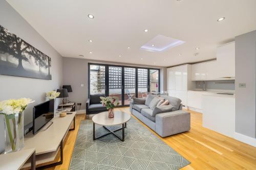 Modern Blackheath Home - Tap to explore photos