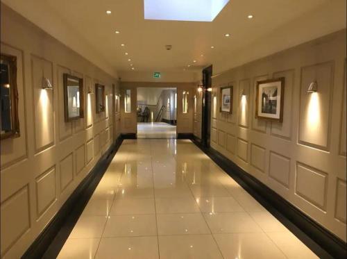 Modern studio, Prime location, Stunning city view - Tap to explore photos