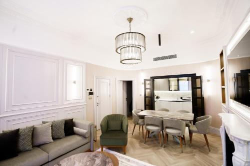 Holland Park Residence