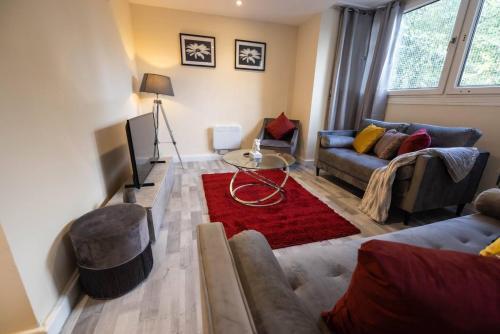 Pristine Relocation 3 beds Apartment - Tap to explore photos