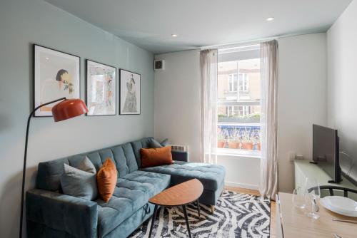 Bijou flat on Broadway Market - Tap to explore photos