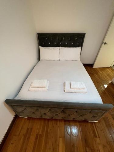 Lovely Flat in Camden - Tap to explore photos