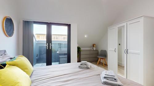 Penthouse Style Apartment - Tap to explore photos