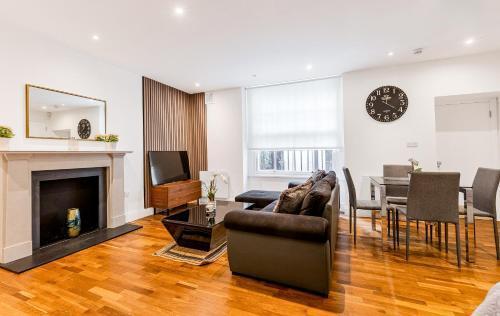 Beautifully Refurbished Studio, Central Location - Tap to explore photos