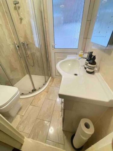 Stylish Fitzrovia Studio - Central London! - Tap to explore photos