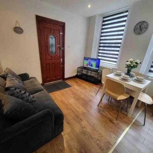 Stylish Fitzrovia Studio - Central London! - Tap to explore photos