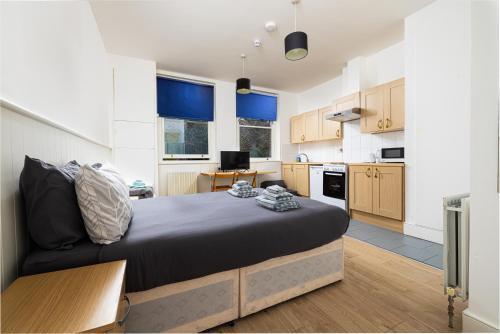 Large Studio on Finchley Road 10 - Tap to explore photos
