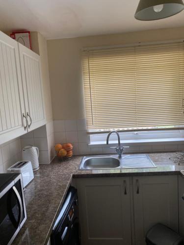 Fabulous Furnished Apartment in Beckton - Tap to explore photos