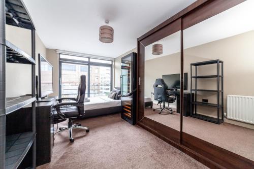 Magnificent 2 BR flat, Caledonian Road - Tap to explore photos