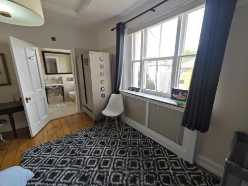 STUNNING 4 BEDROOM FLAT IN REGENT'S PARK - ABBEY Rd - Tap to explore photos