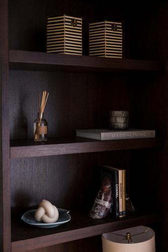 The Elegant Fulham Maisonette - Tap to explore photos