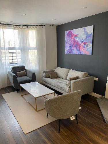 Spacious 2 BR House w/ Garden and Free Parking - Tap to explore photos