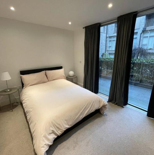 Domo94 Home - Heart of Camden Town - Tap to explore photos