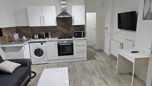 Luxury 2 bedrooms flat Leytonstone - Tap to explore photos
