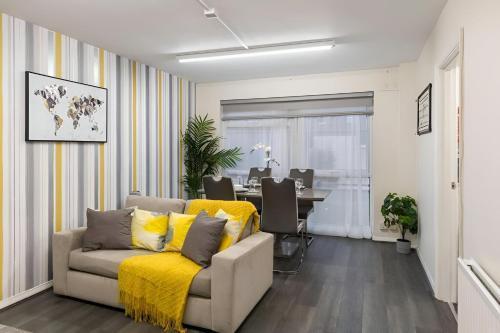 Charming 1-BR Flat in Prime North London Location - Tap to explore photos