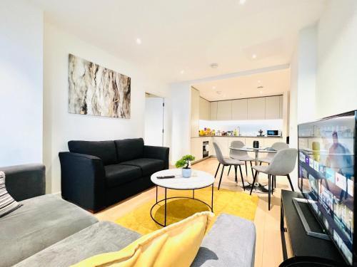 O2 Arena, 2Bedroom Apartment, North Greenwich , London 01 - Tap to explore photos