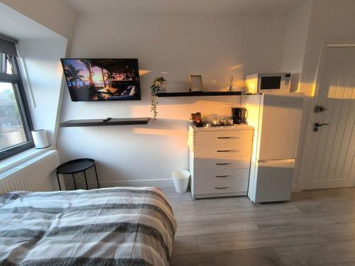 Full equiped rooms, Tooting Broadway station - Tap to explore photos