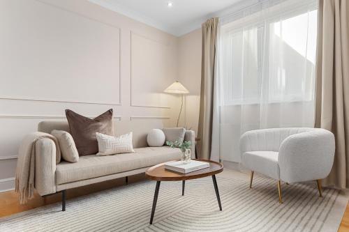 Designer Home in Central London - Tap to explore photos
