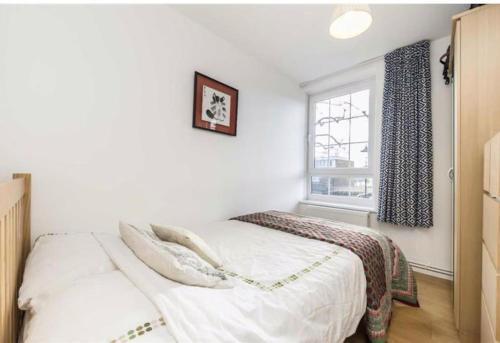 Spacious 2 bedroom flat in Central London - Tap to explore photos