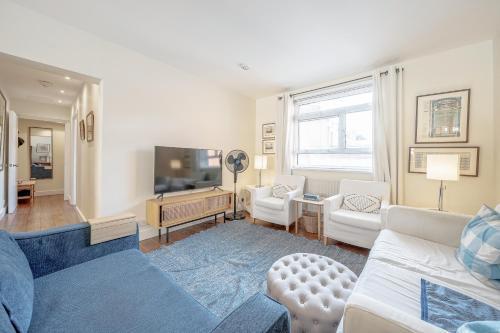 Cosy Flat in Chelsea - Tap to explore photos