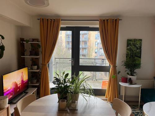 Cosy and peaceful studio flat - Tap to explore photos