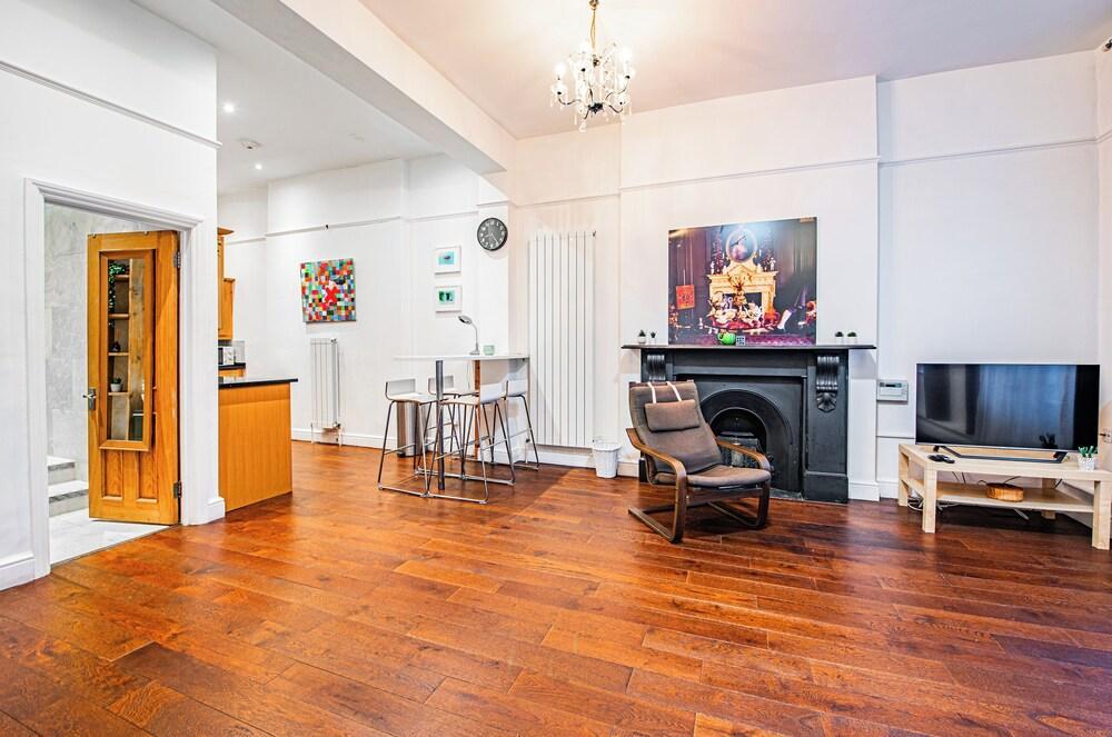 Spacious Bright Studio in Romantic Notting Hill