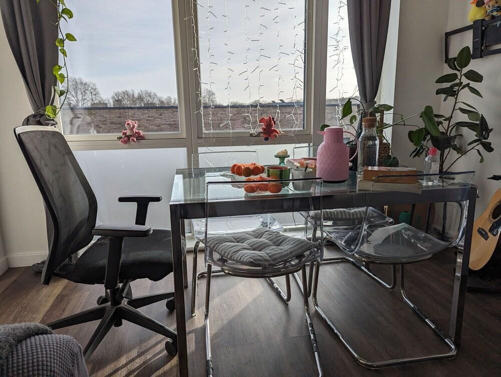 Stylish Urban Retreat - Tap to explore photos