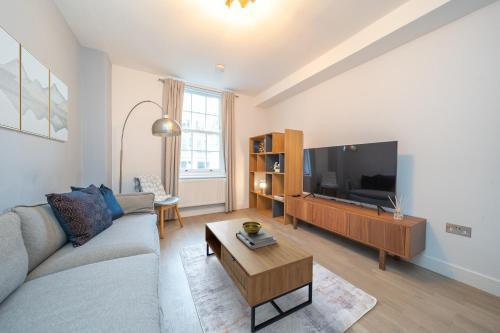 Charming 2 Bedroom Flat in Central London - Tap to explore photos