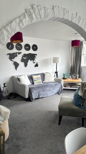 Cosy Angel Rooms - Tap to explore photos