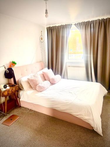 Cosy Angel Rooms - Tap to explore photos
