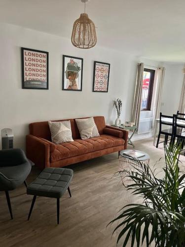 Gorgeous Flat 10 Min Walk to Stadium FREE parking - Tap to explore photos