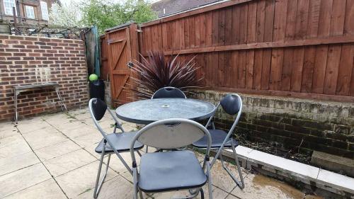 Guest house in Stepney-Limehouse - Tap to explore photos