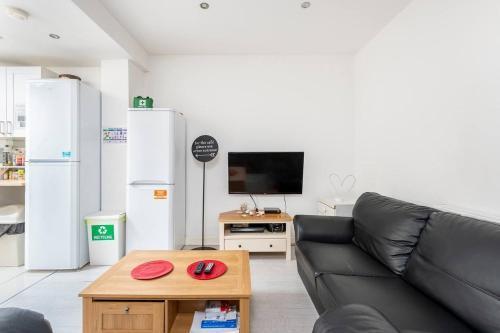 Guest house in Stepney-Limehouse - Tap to explore photos
