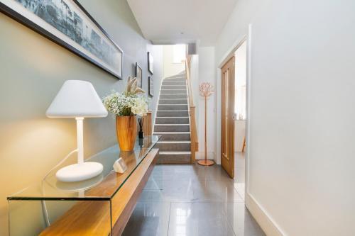 This City Needs Me 2 Bedroom Townhouse with Garden - Tap to explore photos