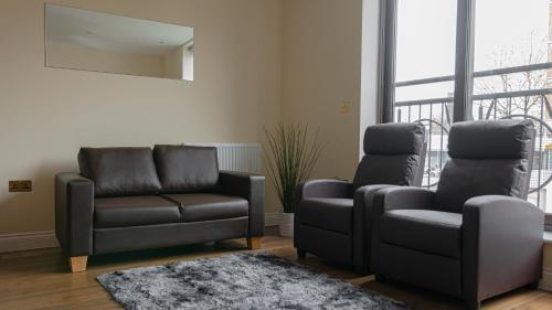 Stylish Riverside Apartment - Tap to explore photos